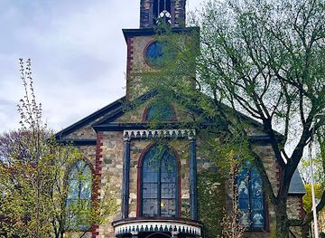 rhode-island/south-county/landmark/the-tree-of-new-hope