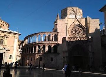 spain/valencian-community/landmark/placa-de-la-mare-de-deu-de-la-pau