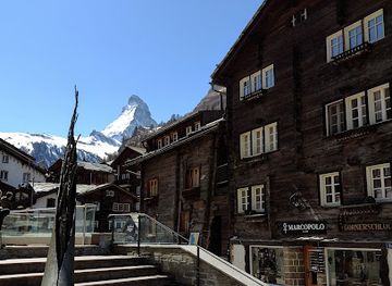 switzerland/zermatt/landmark/bronze-alphorn