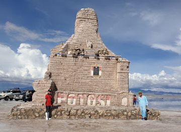 bolivia/salar-de-uyuni/landmark/train-cemetery