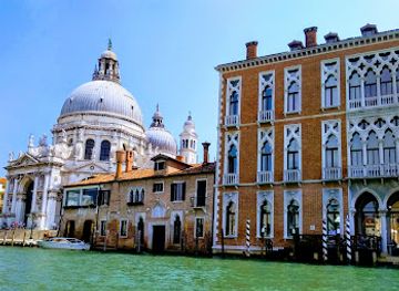 italy/venice/landmark/basilica-di-santa-maria-della-salute