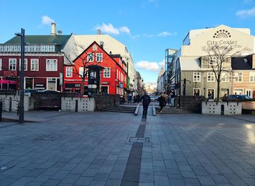 iceland/reykjavik-capital-area/landmark/ingolfur-square