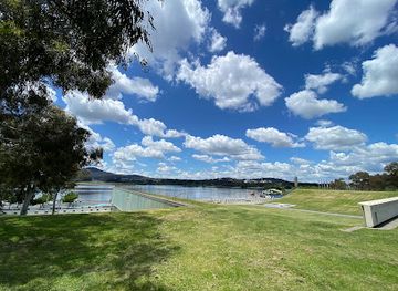 australia/great-southern/landmark/international-flag-display