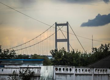 kazakhstan/semey/landmark/podvesnoy-most