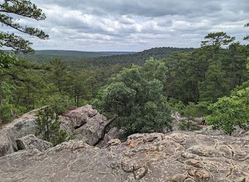 oklahoma/red-river-valley/landmark/robbers-cave-state-park