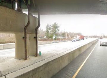 connecticut/new-london-county/landmark/new-london-city-line-sign