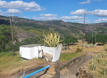 zimbabwe/masvingo/landmark/kyle-dam-wall