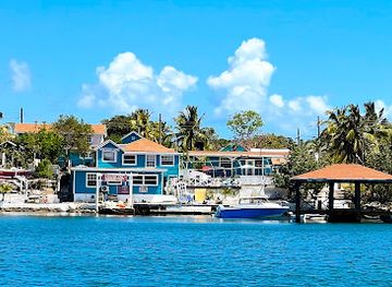 the-bahamas/eleuthera/landmark/boater-s-haven-bar-grill-convenience-store