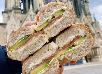 france/lille/landmark/emilie-and-the-cool-kids