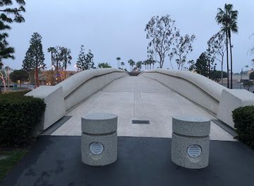 california/costa-mesa/landmark/unity-bridge