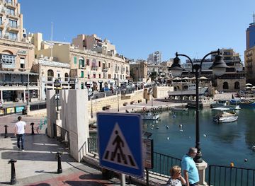 malta/st-julian-s/landmark/spinola-bay