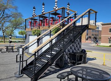 michigan/traverse-city/landmark/the-coin-slot