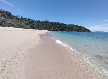 australia/whitsunday-islands/landmark/henning-island