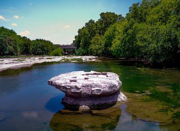 texas/east-texas/landmark/the-round-rock