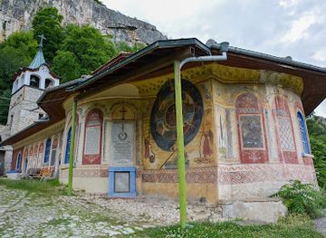 bulgaria/danubian-plain/landmark/monastery-of-the-holy-transfiguration-of-god