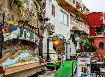 italy/positano/landmark/ceramiche-casola