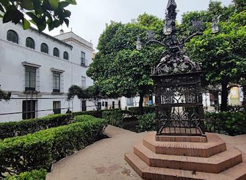 spain/seville/santa-cruz/landmark/plaza-de-santa-cruz