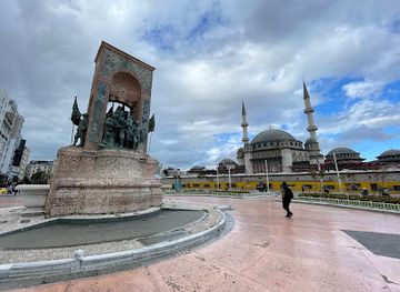 turkiye/istanbul/taksim/landmark/taksim-meydani