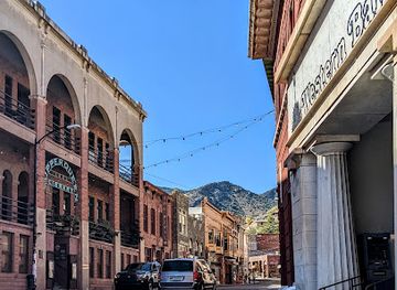 arizona/bisbee/landmark/center-town-old-bisbee-arizona