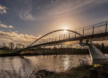 united-kingdom/leeds/landmark/millennium-bridge