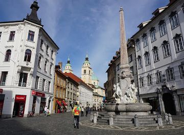 slovenia/central-slovenia/landmark/town-hall