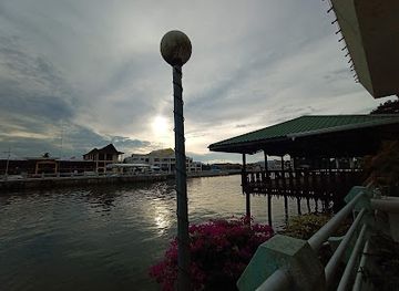 brunei/mukim-labu/landmark/jabatan-daerah-temburong