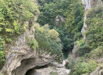 georgia/pshavi/landmark/ghvirishi-waterfall