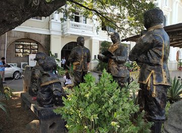 philippines/central-luzon/landmark/kalayaan-tree