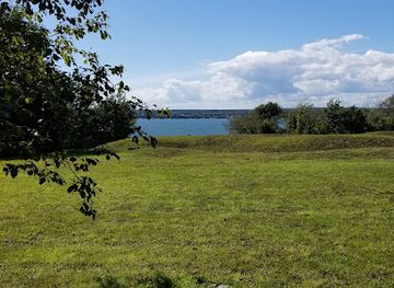 rhode-island/trustom-pond-national-wildlife-refuge/landmark/conanicut-battery-historic-park