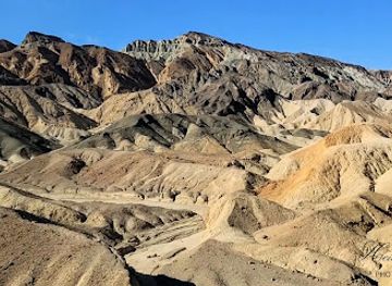 california/death-valley-national-park/landmark/twenty-mule-team-canyon