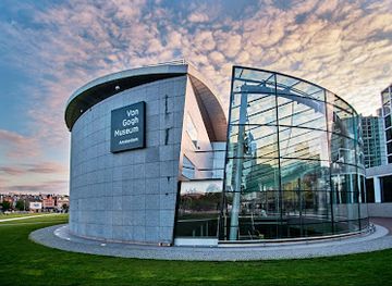 netherlands/amsterdam/museumplein/landmark/van-gogh-museum