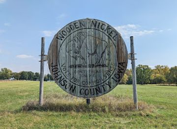 iowa/cedar-valley/landmark/world-s-largest-wooden-nickel