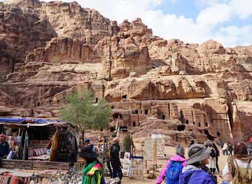 jordan/wadi-araba/landmark/renaissance-tomb