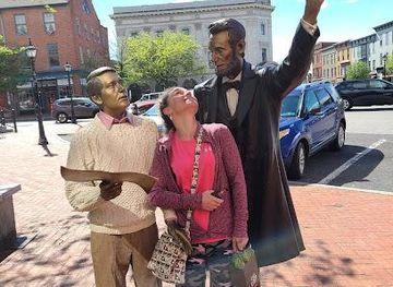 maryland/frederick/landmark/abraham-lincoln-statue