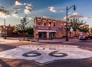 arizona/winslow/landmark/standin-on-the-corner-foundation