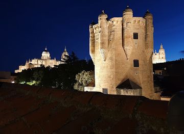 spain/salamanca/landmark/luxor-torre-del-clavero-apartments