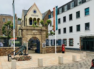 jersey/st-helier-waterfront/landmark/jersey-museum-art-gallery-and-victorian-house
