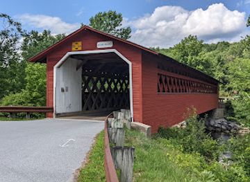 vermont/bennington/landmark/henry-covered-bridge