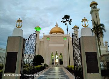 brunei/jerudong/landmark/sumbiling-eco-village