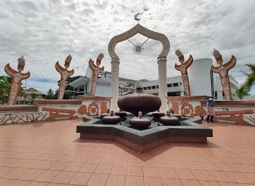 brunei/tutong-beach/landmark/mercu-tanda-kenangan