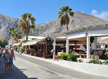 greece/santorini/kamari/landmark/kamari-beach-santorini