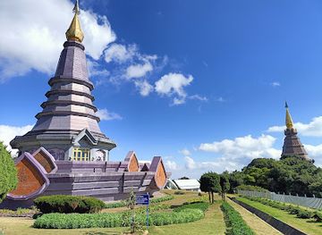 thailand/doi-inthanon/landmark/pagoda-noppamethanedon-pagoda-nopphonphusiri-the-royal-pagodas-of-mount-inthanon-summit