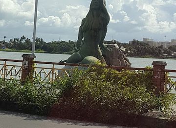 brazil/fortaleza/praia-de-iracema/landmark/estatua-de-iracema