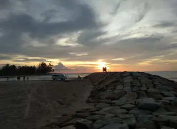 Penanjong Beach