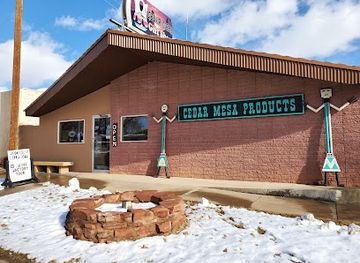 utah/blanding/landmark/cedar-mesa-pottery
