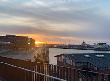 denmark/esbjerg/attraction/gangbroen-over-toldbodvej-esbjerg-havn