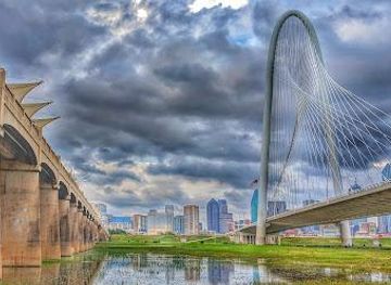 texas/north-texas/landmark/margaret-hunt-hill-bridge