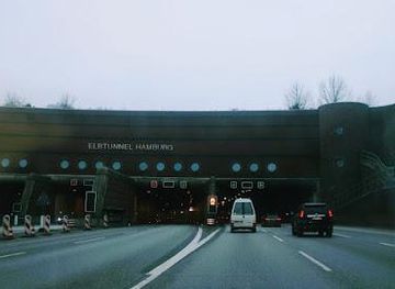 germany/hamburg/landmark/elbtunnel