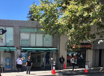 california/berkeley/telegraph-avenue/landmark/axeventures-axe-throwing-berkeley