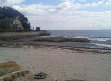 connecticut/greenwich/landmark/uncas-point-beach
